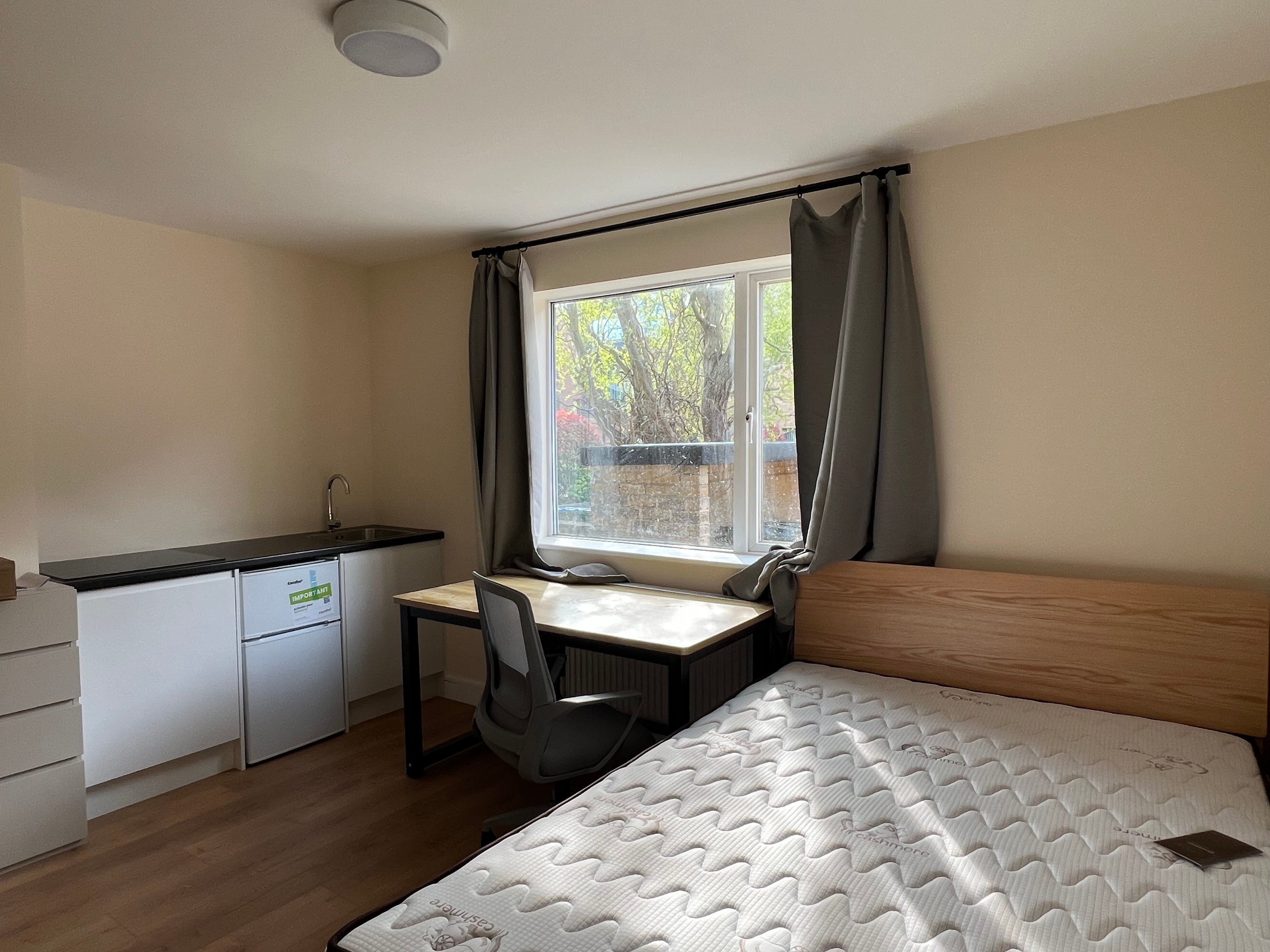 Flat Meadowside in Greater London
