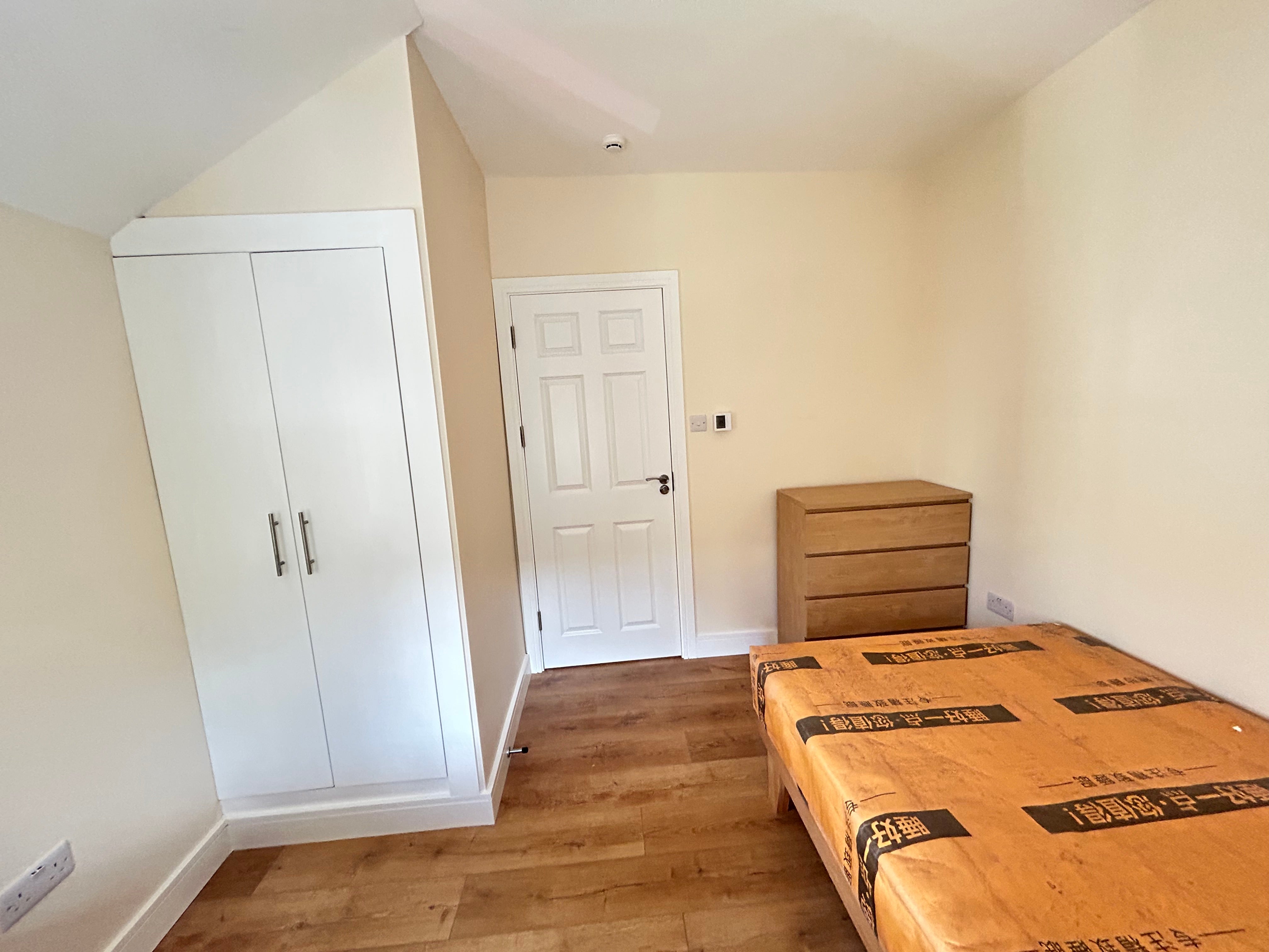 Flat Meadowside in Greater London