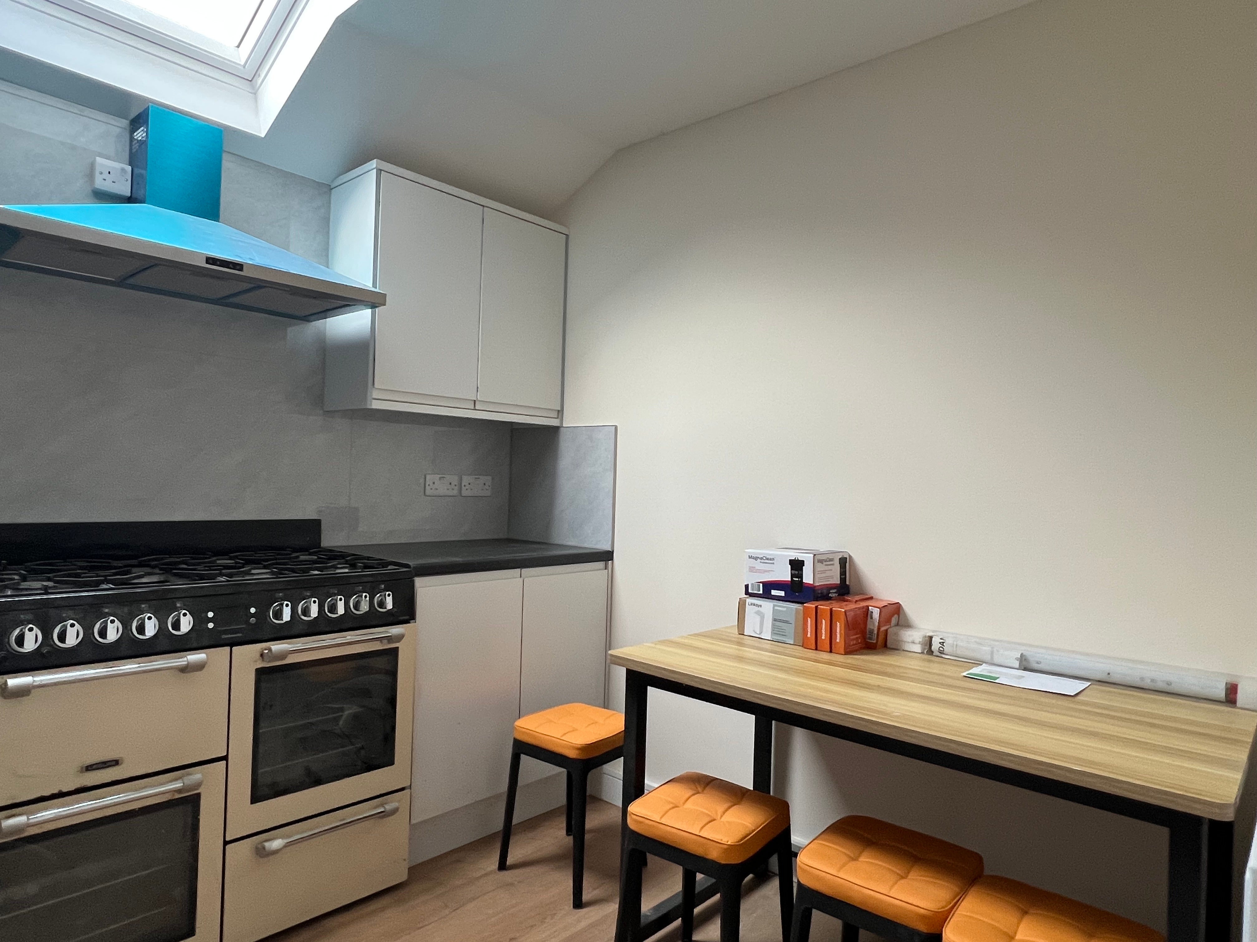 Flat Meadowside in Greater London