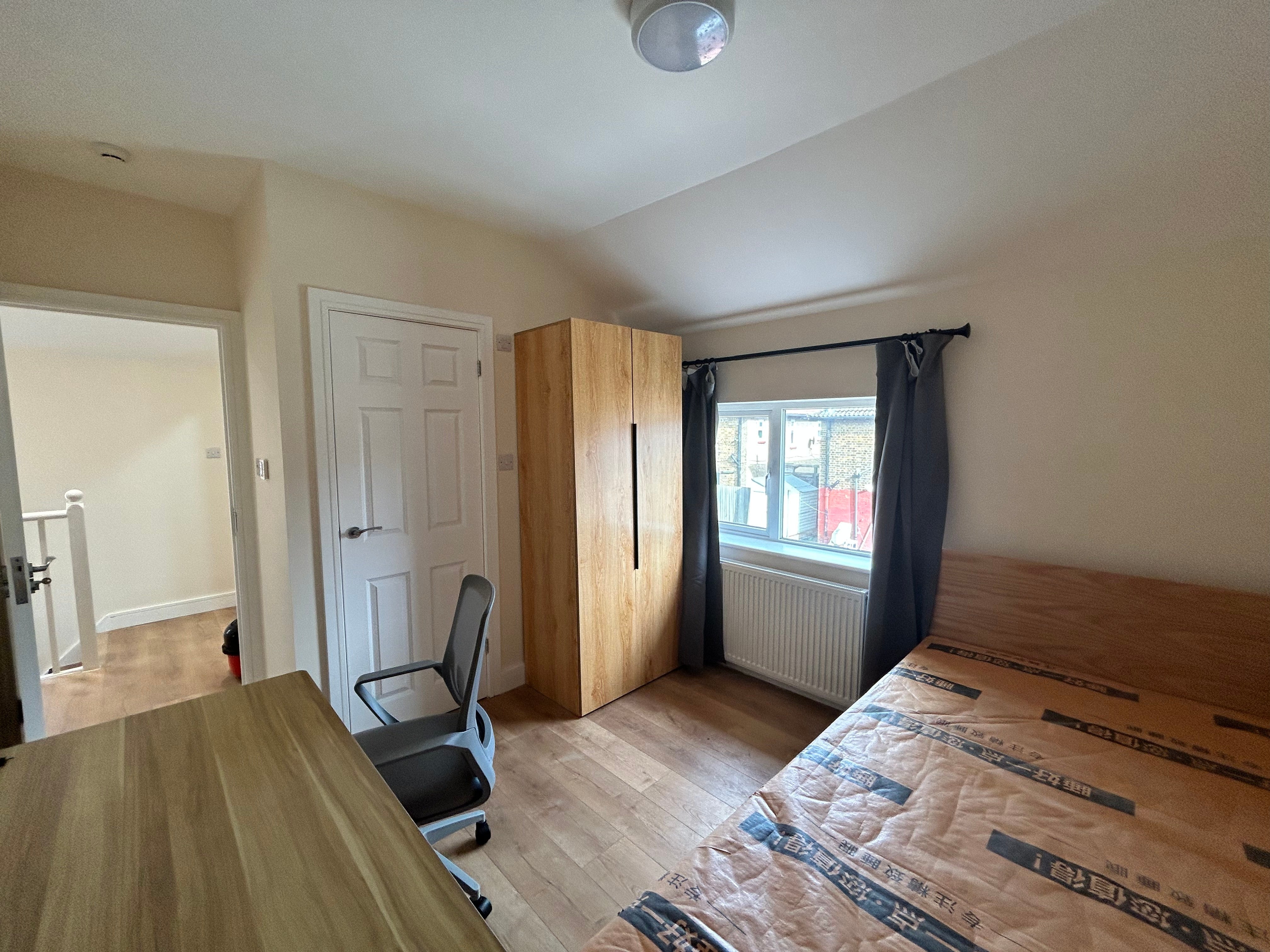 Flat Meadowside in Greater London