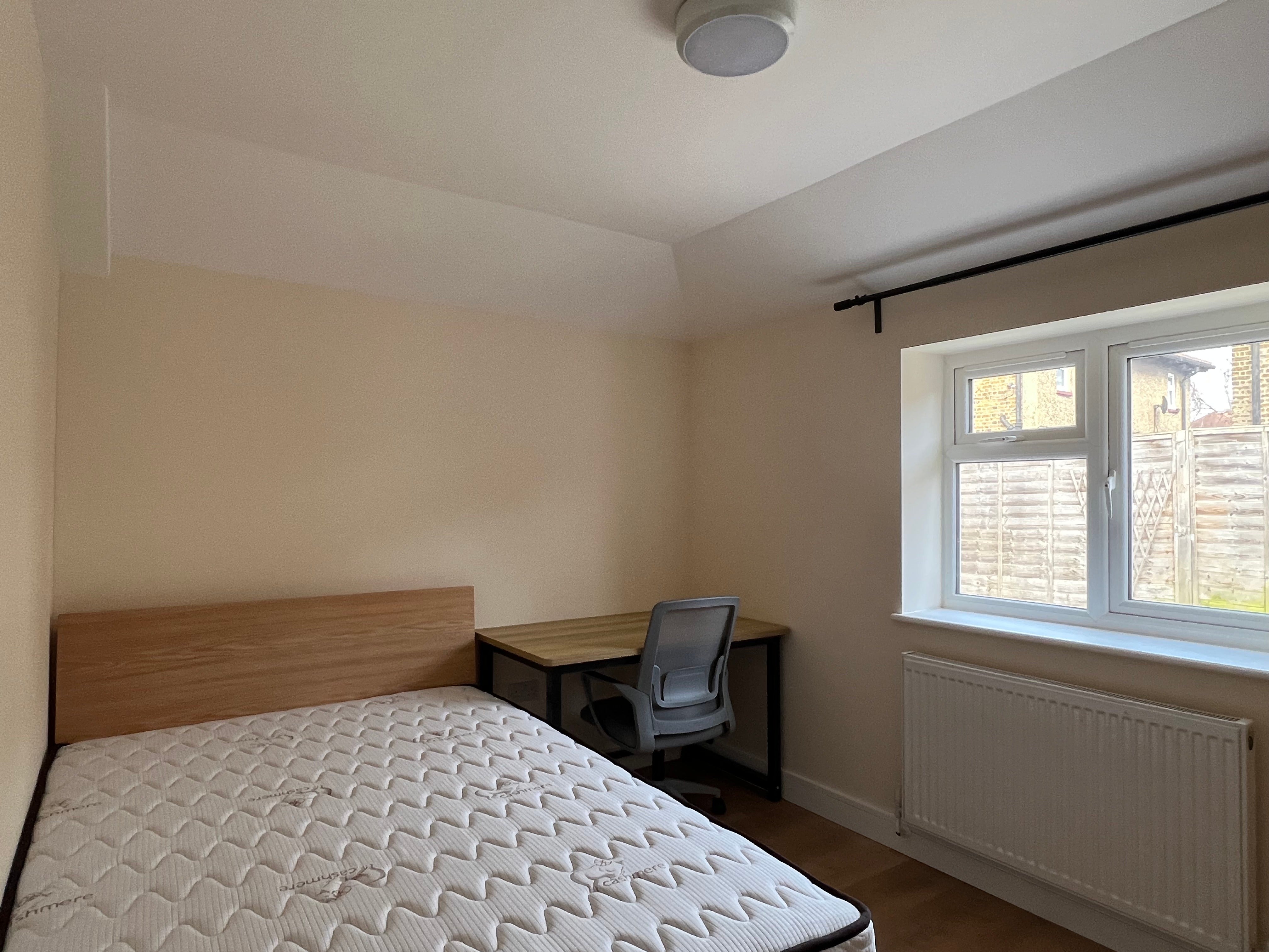 Flat Meadowside in Greater London
