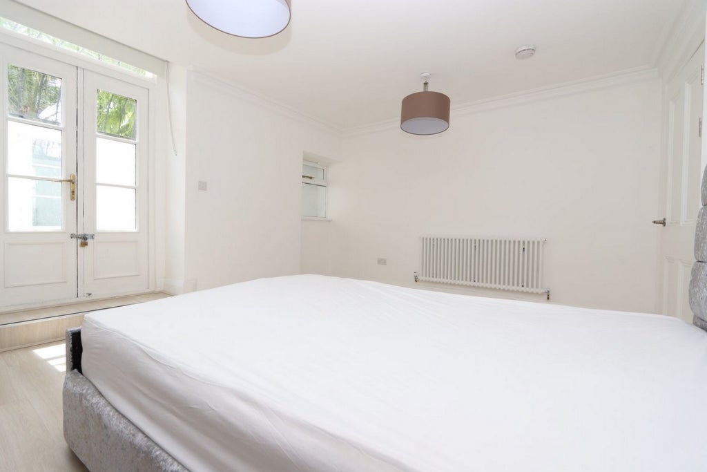 Room Globe Road in Greater London