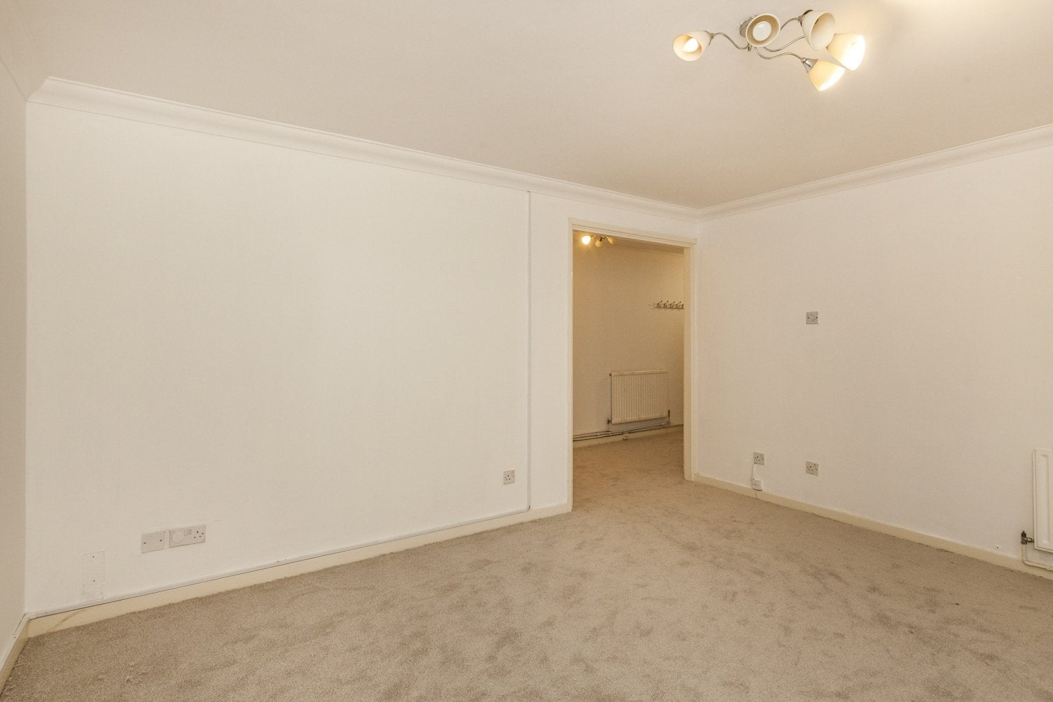 Flat Biggin Way in Greater London