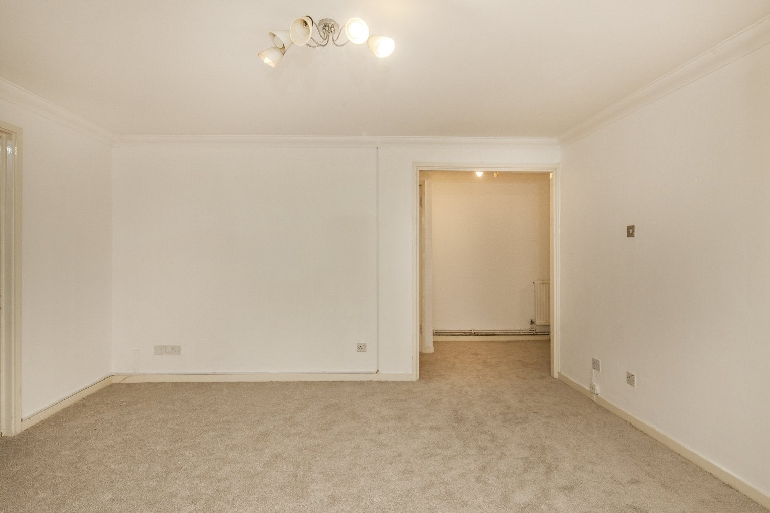 Flat Biggin Way in Greater London