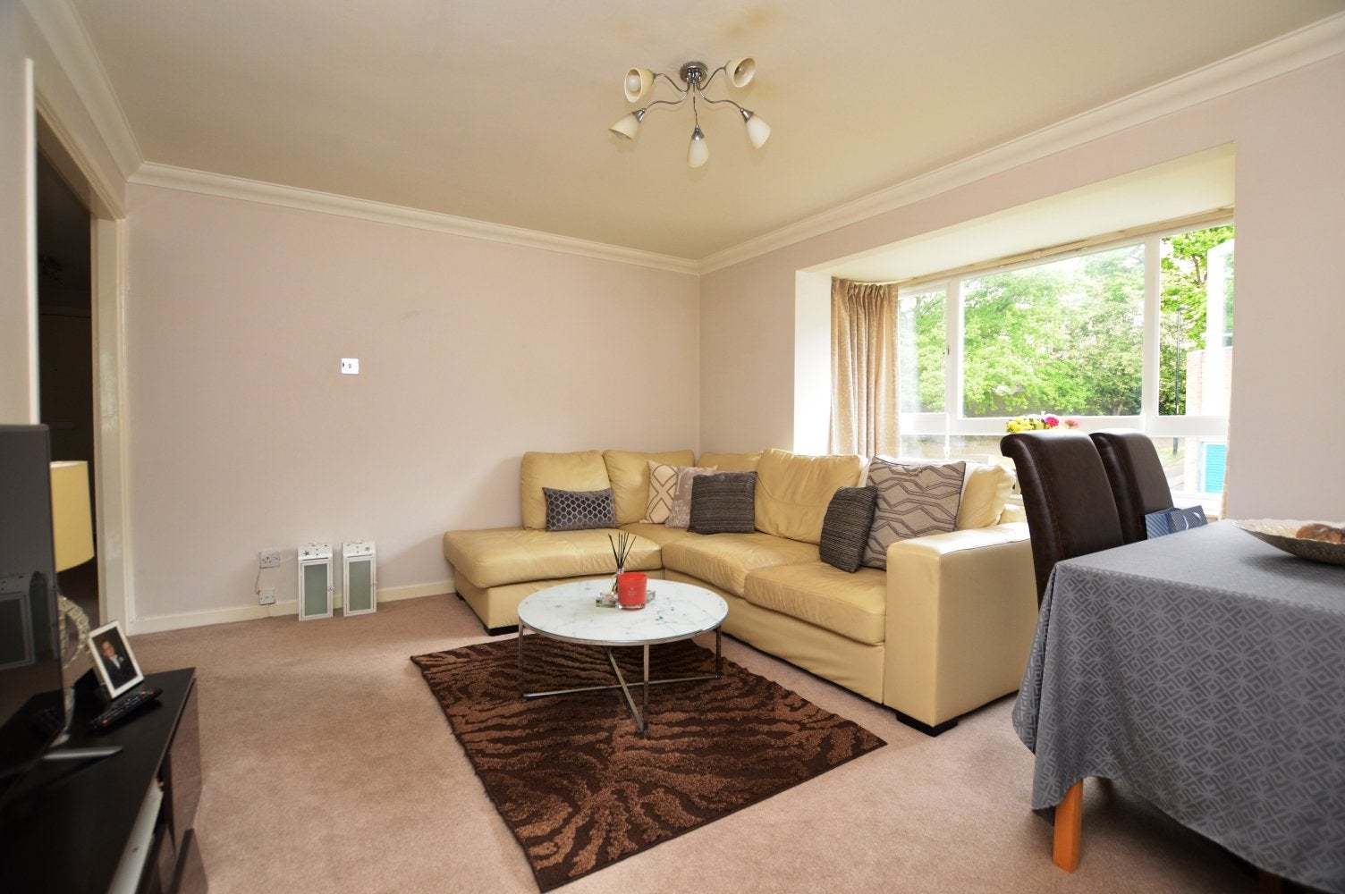 Flat Biggin Way in Greater London