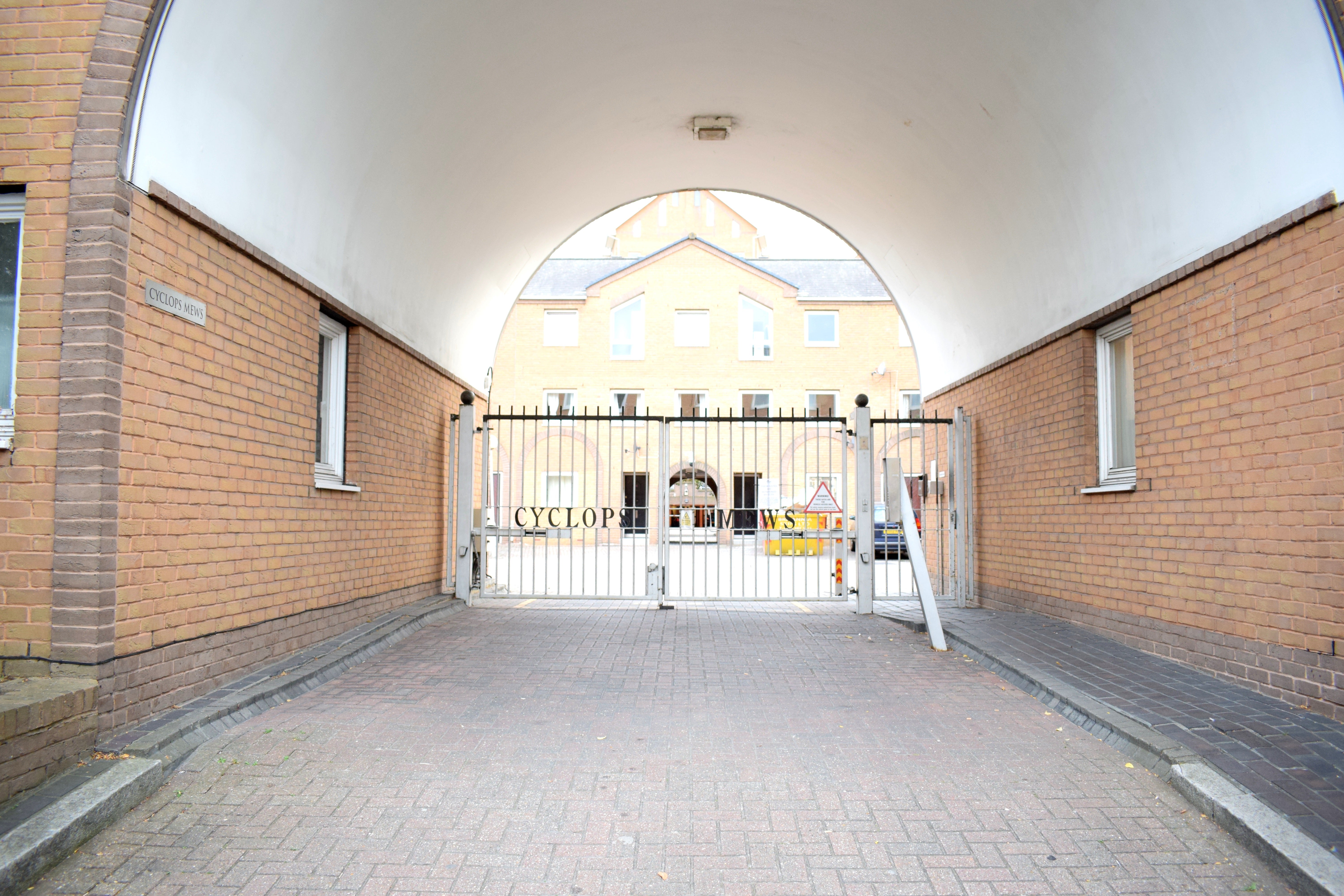 House Cyclops Mews in Greater London