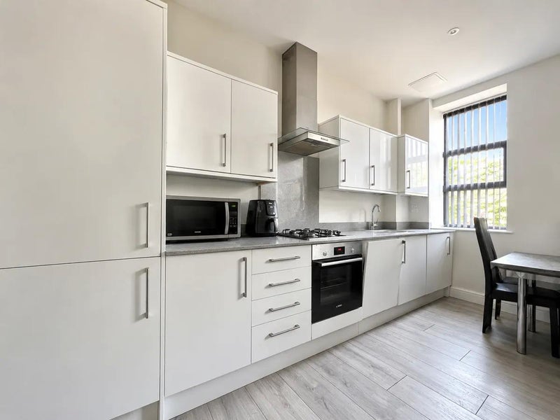 Room Heron Drive in Slough