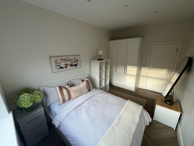 Room Heron Drive in Slough