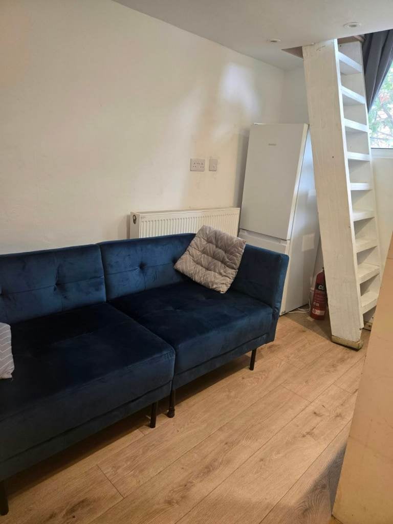 Flat Wandsworth Bridge Road in Greater London