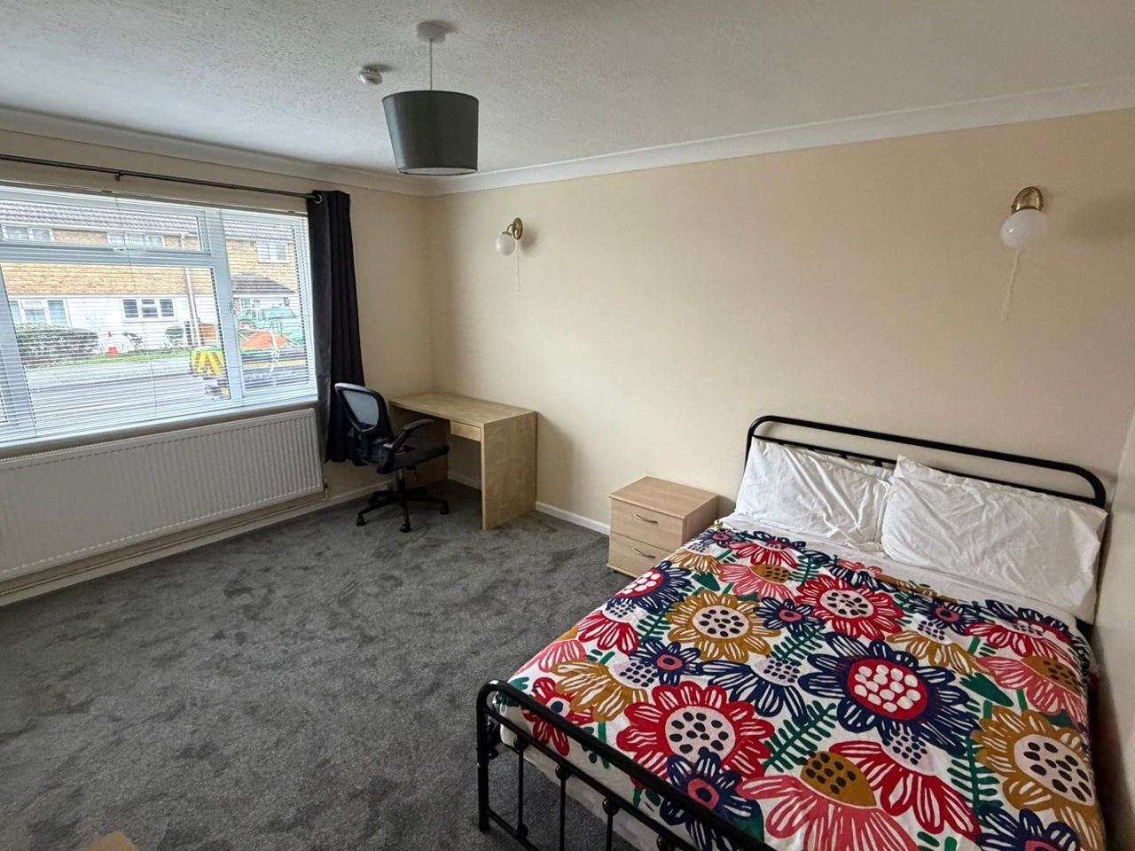 Room Long Riding in Basildon