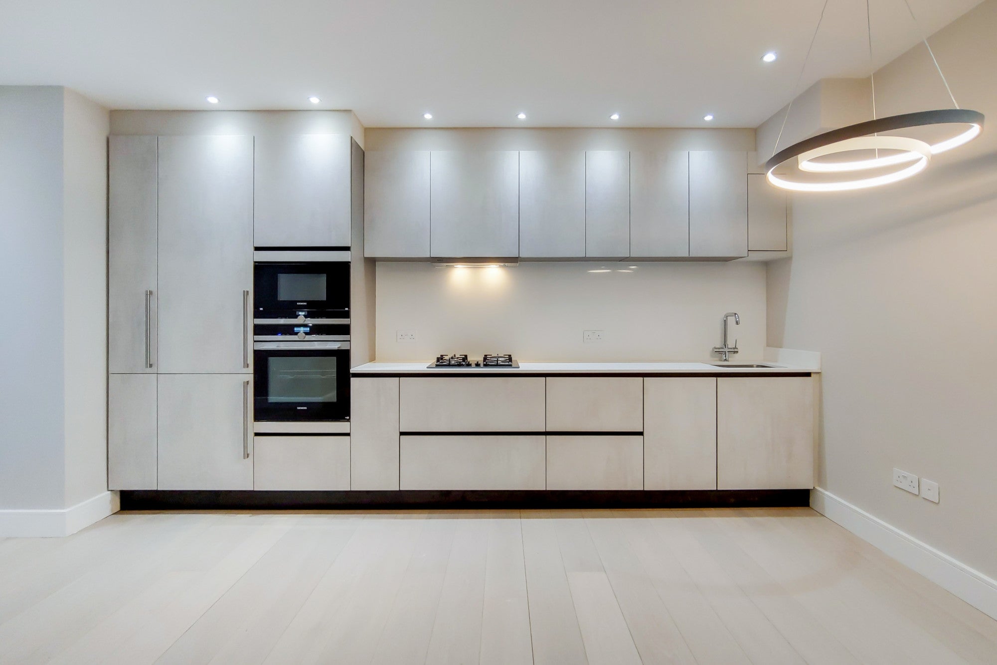 Flat Fitzjohn's Avenue in Greater London