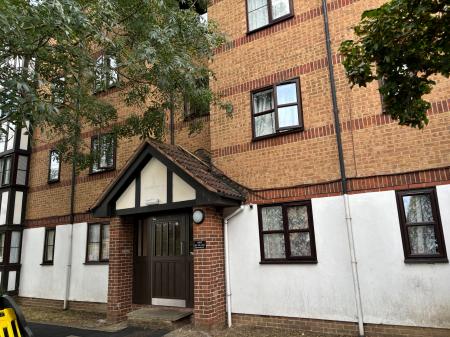 Flat Hamilton Walk in Greater London