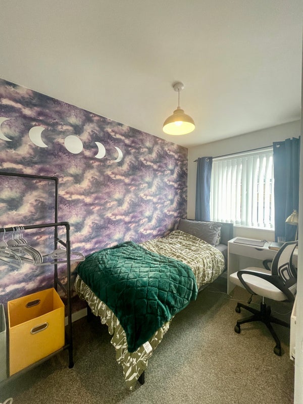Room Winifred Street in Liverpool