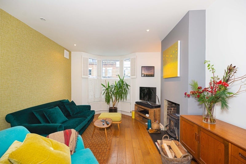 Room Barnwell Road in Greater London