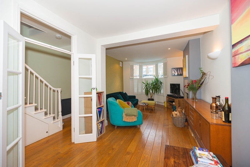 Room Barnwell Road in Greater London