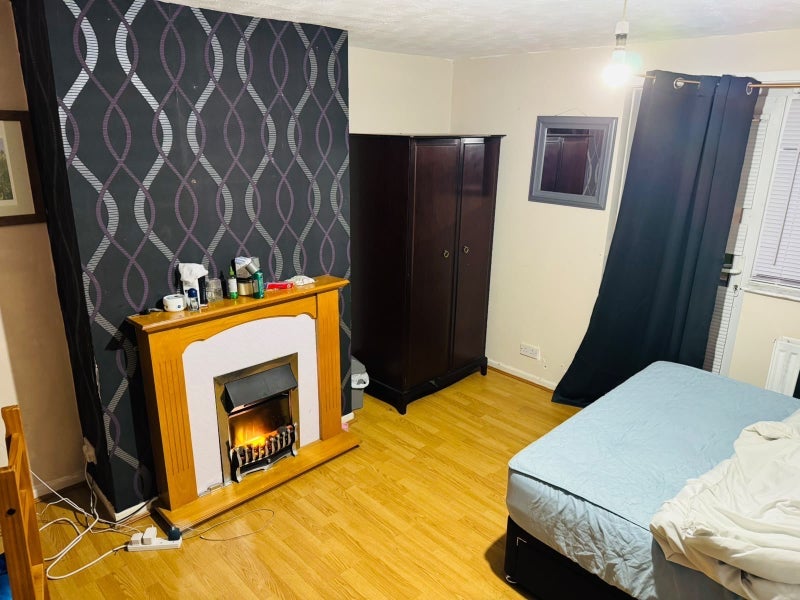 Room Smith Street in Preston