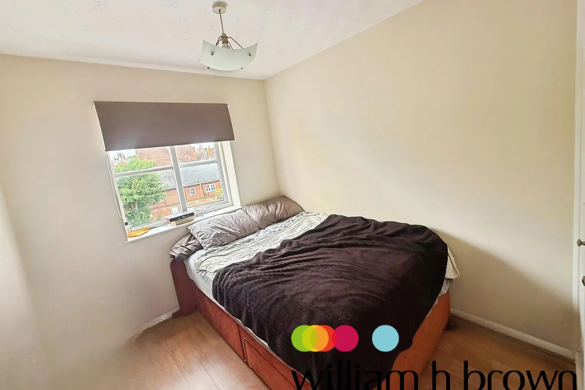Flat Victoria Chase in Colchester