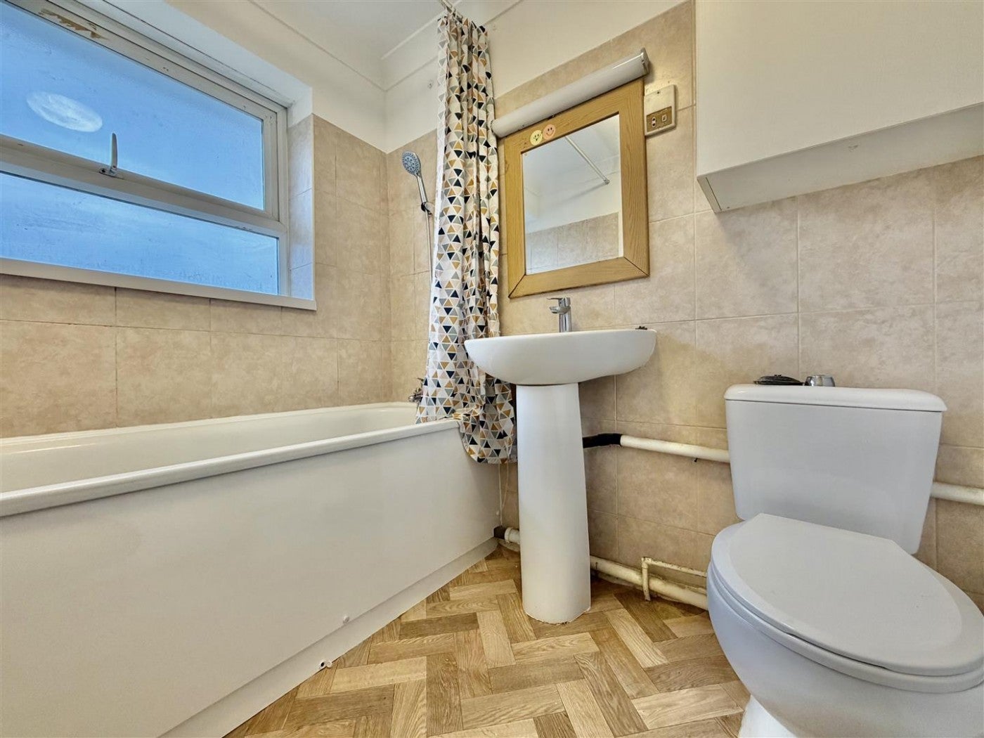 House Bath Road in Greater London