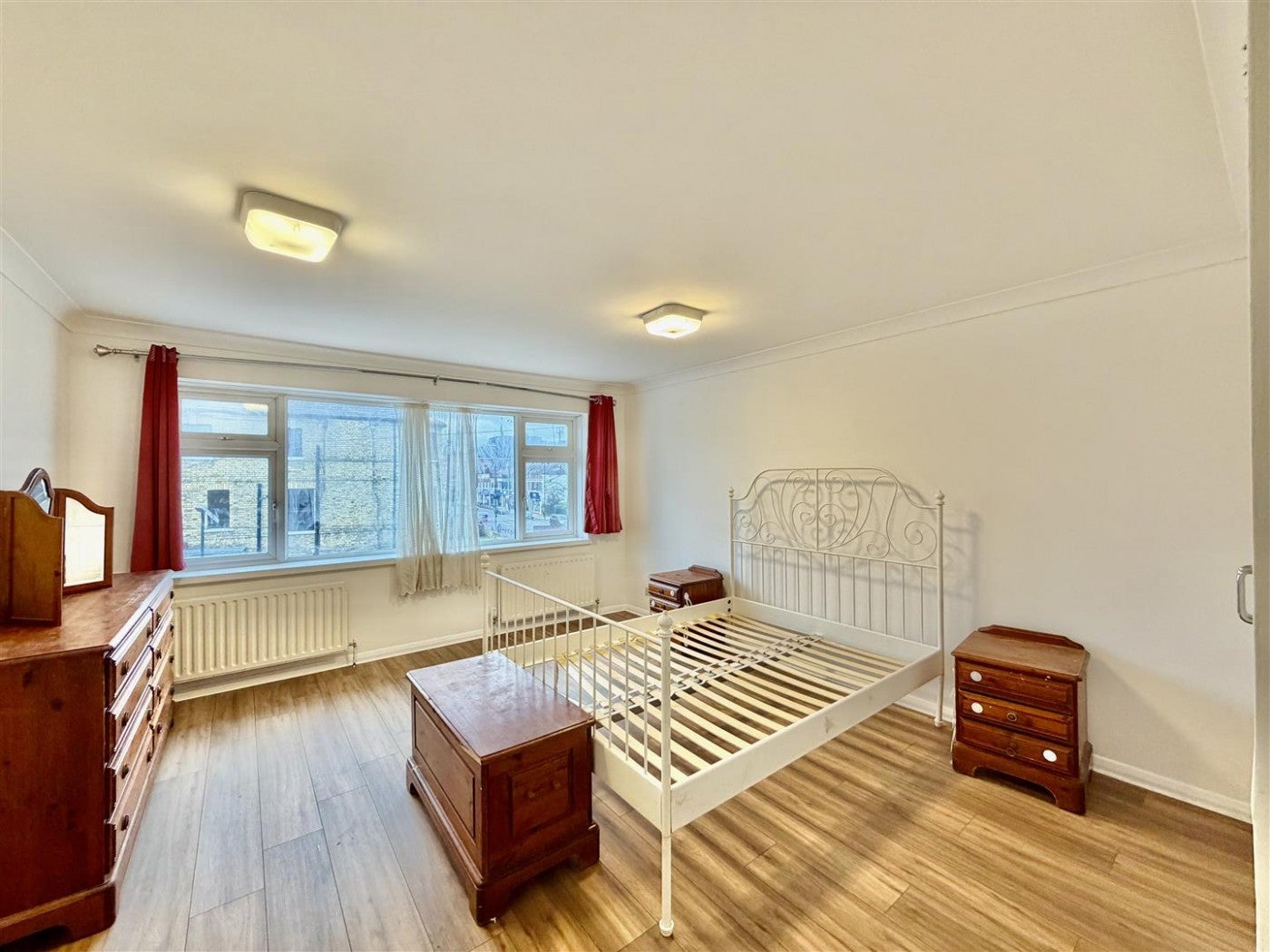 House Bath Road in Greater London