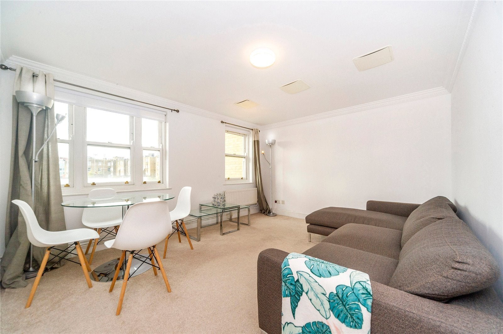 Flat Knaresborough Place in Greater London