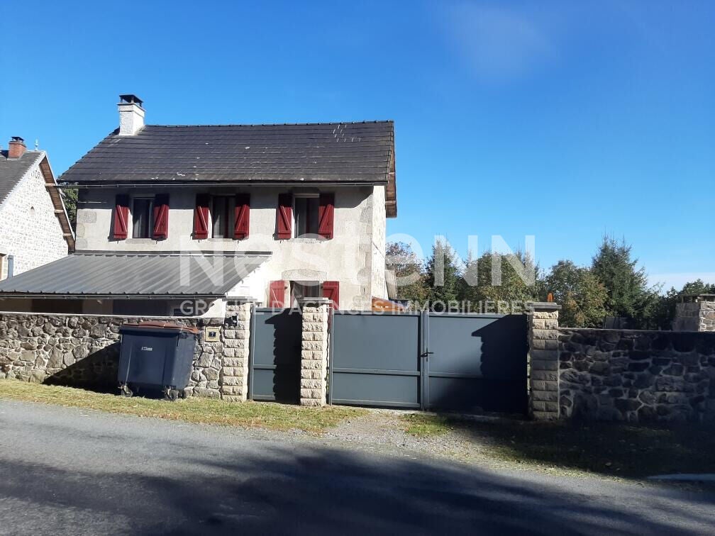 Maison Rue de l'Église à Ussel
