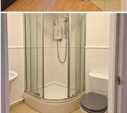 Room Star Lane in Greater London