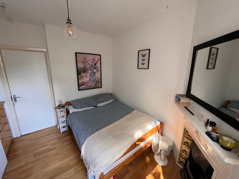Room Ravenslea Road in Greater London