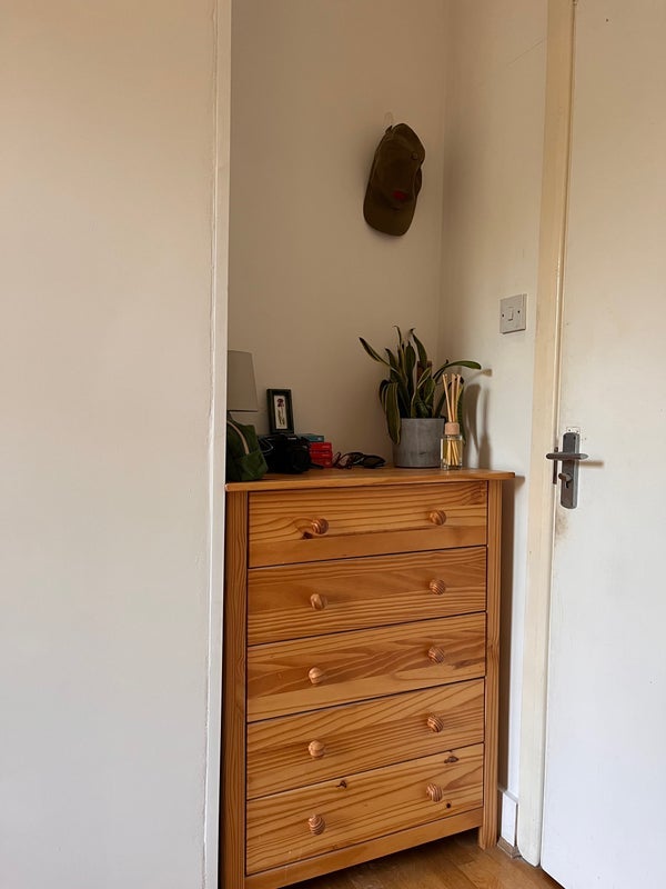 Room Ravenslea Road in Greater London
