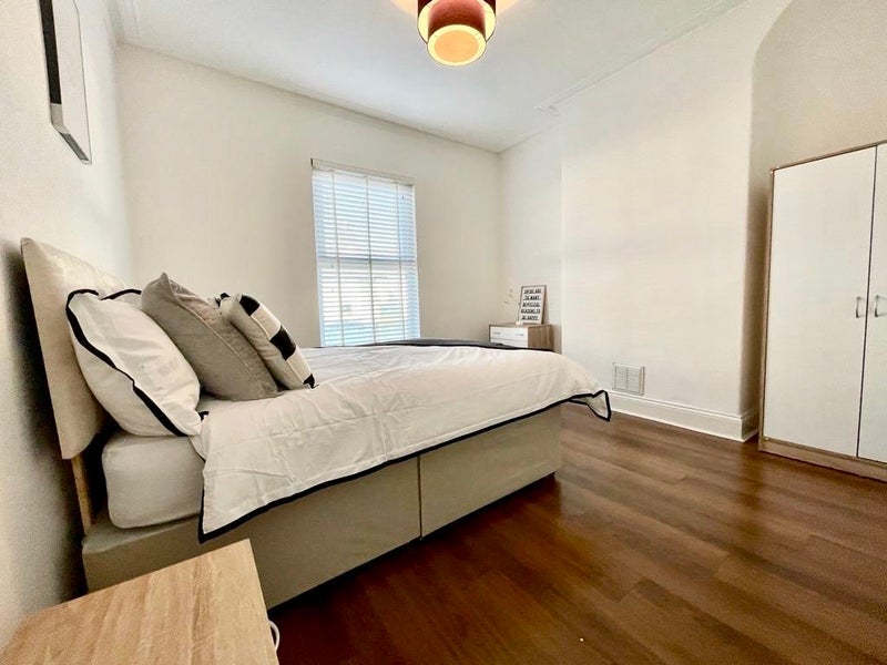 Room Wellfield Road in Liverpool