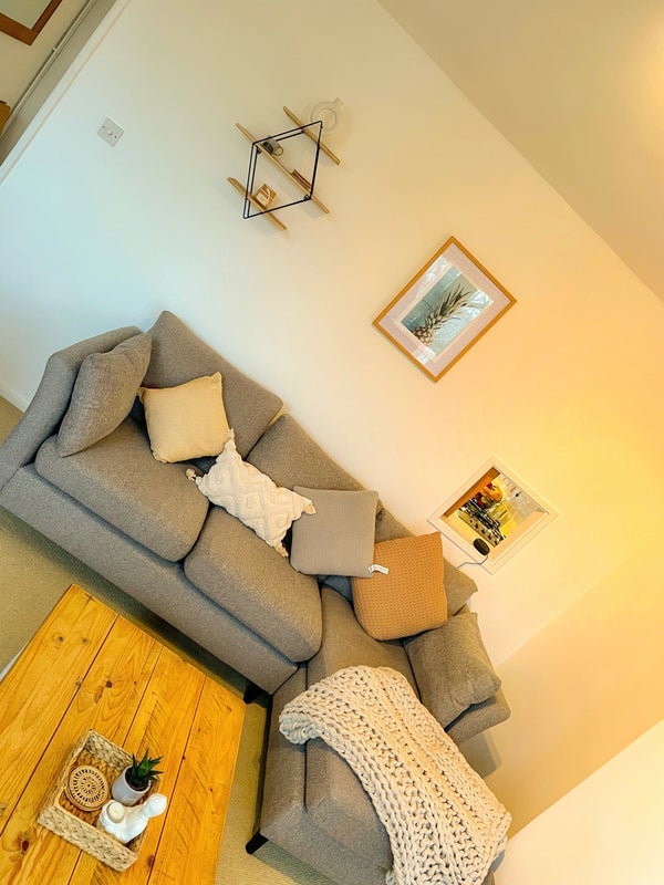 Flat Barringer Square in Greater London