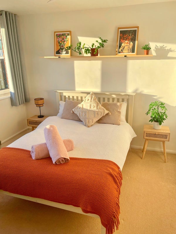 Flat Barringer Square in Greater London