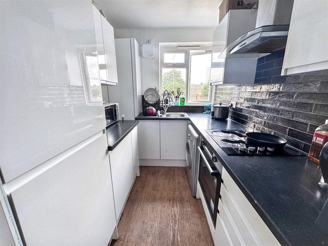 Flat Watford Road in Greater London