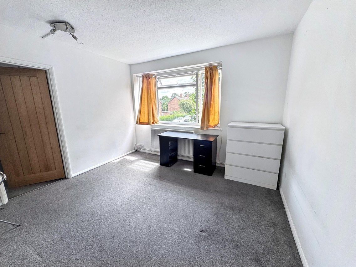 Flat Watford Road in Greater London