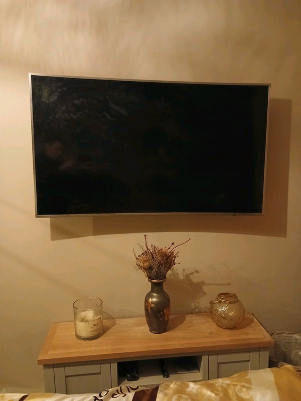 Room Leslie Road in Greater London