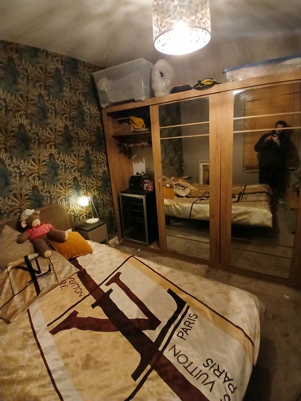 Room Leslie Road in Greater London