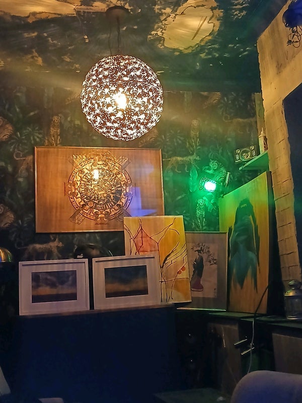 Room Leslie Road in Greater London