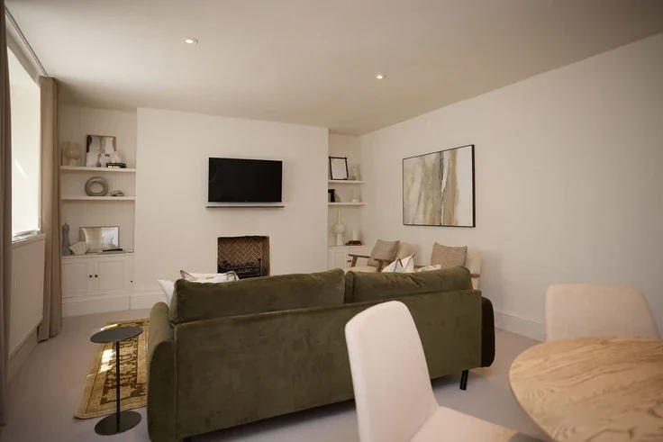 Flat Worsopp Drive in Greater London