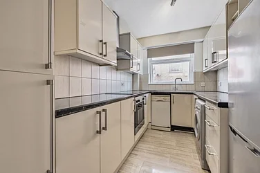 Flat Langham Road in Greater London