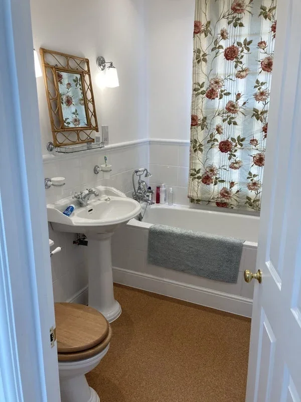 Room Valetta Road in Greater London