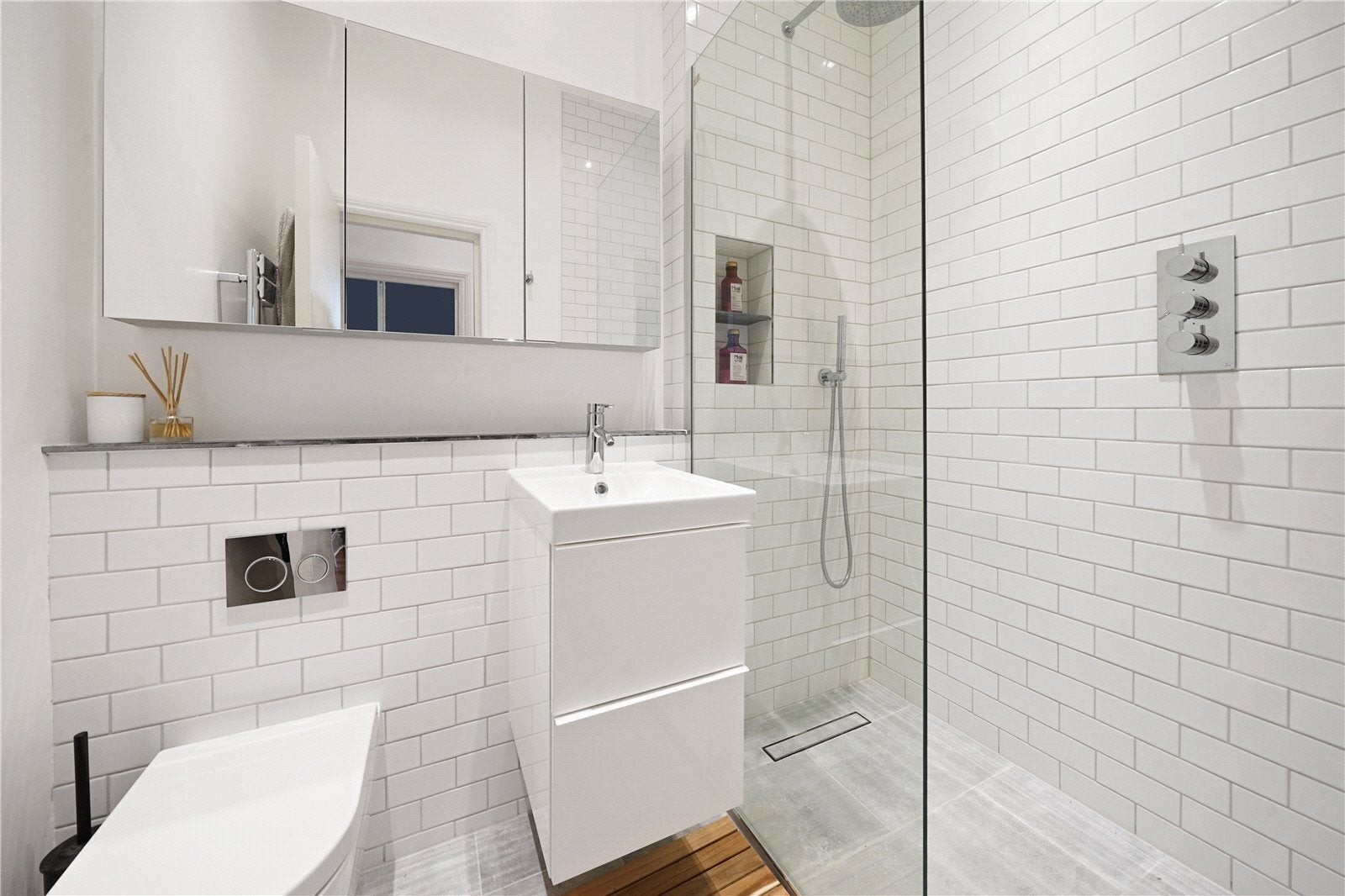 Flat Hazlewood Mews in Greater London