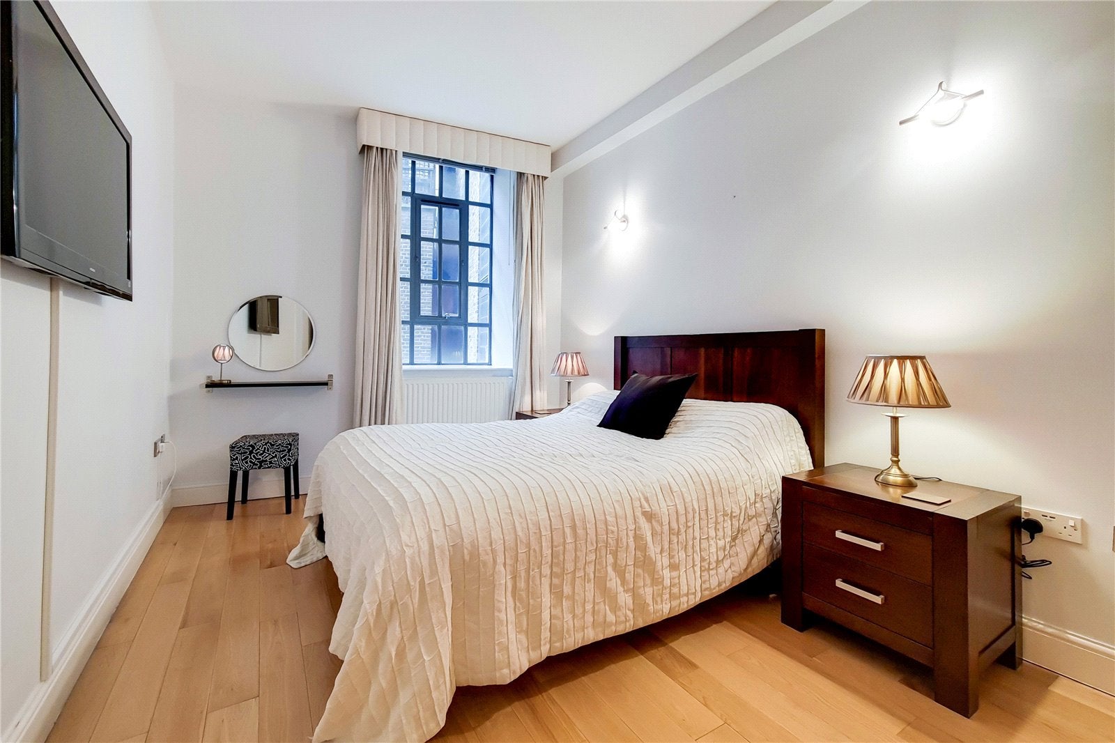 Flat Shelton Street in City of Westminster