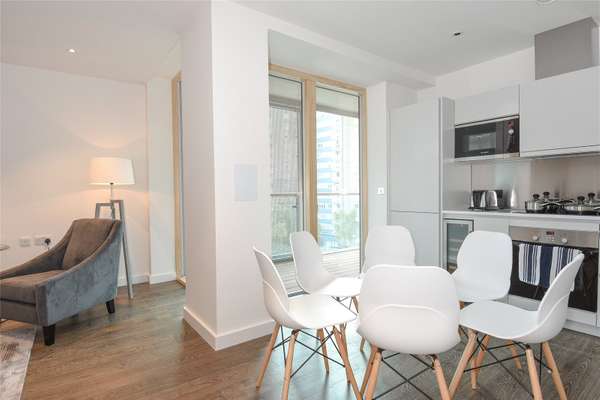 Flat Salusbury Road in Greater London