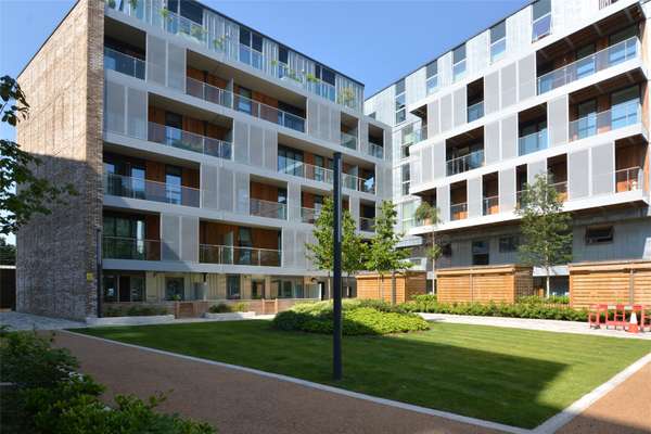 Flat Salusbury Road in Greater London