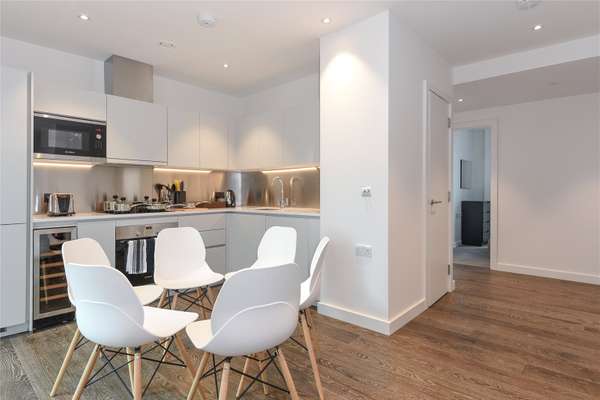 Flat Salusbury Road in Greater London