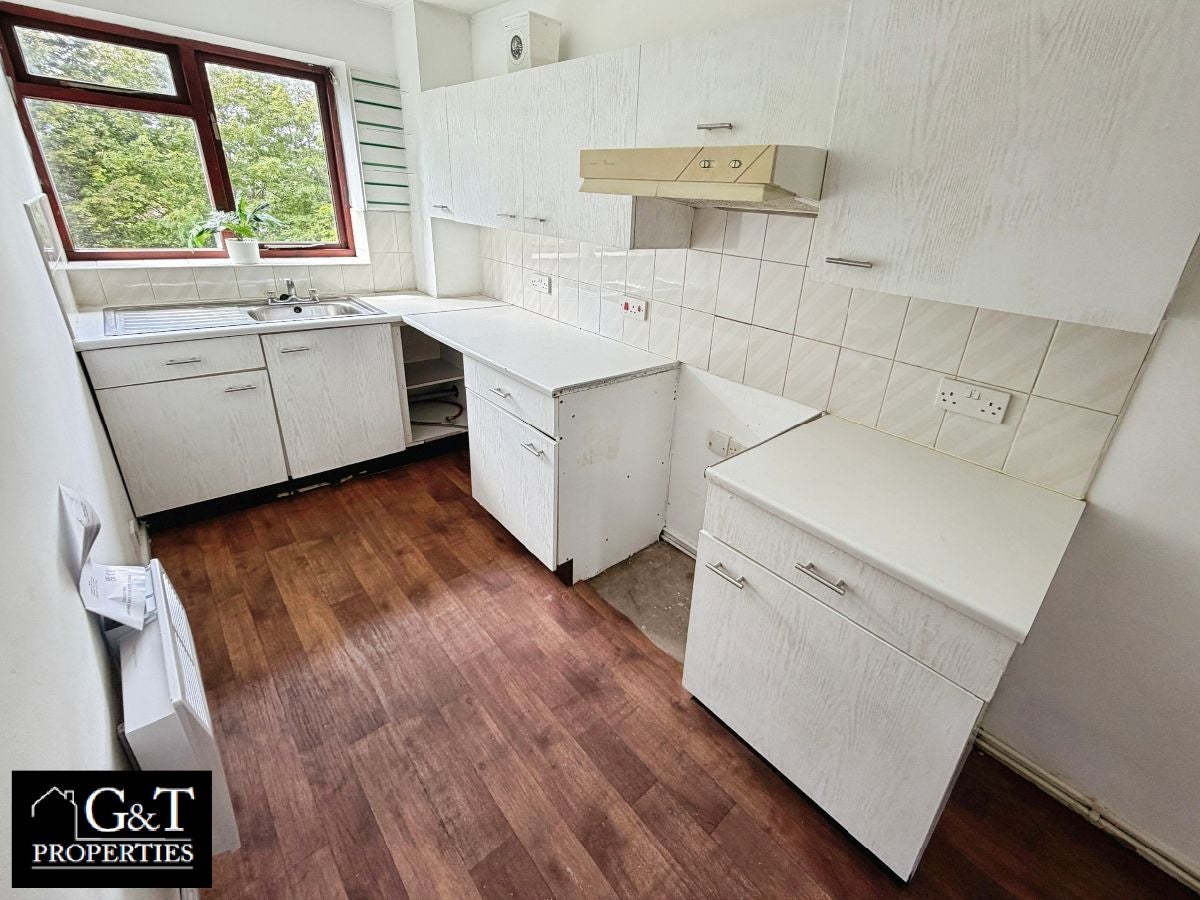 Flat Hawbush Gardens in Dudley