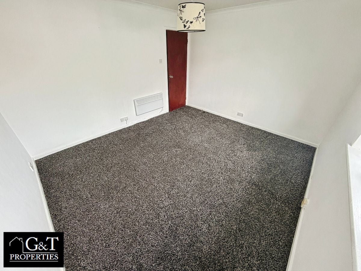 Flat Hawbush Gardens in Dudley