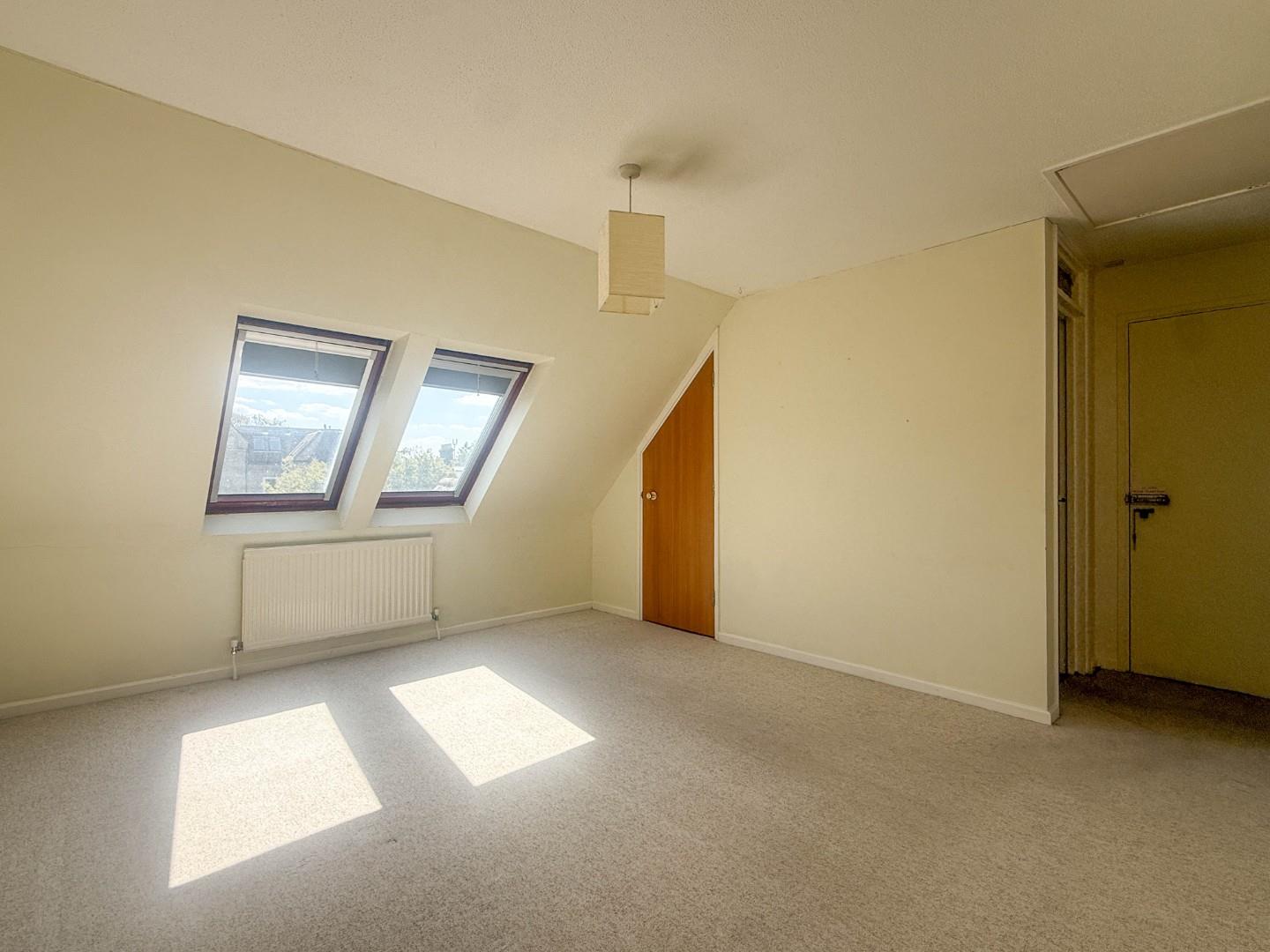 Flat Midsummer Place in Cambridge