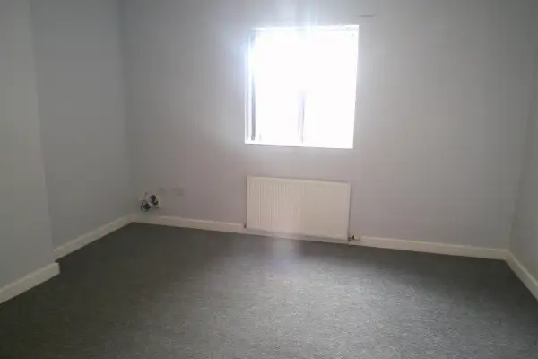 Flat Finedon Road in Wellingborough