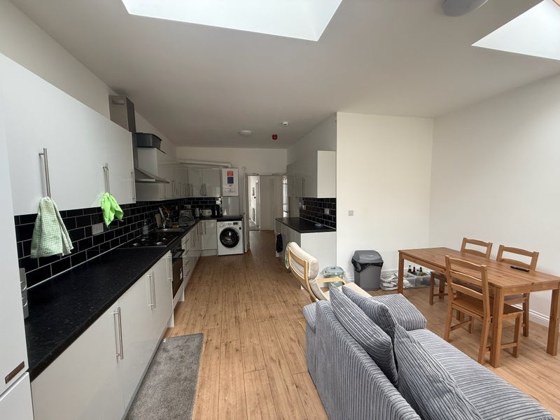Room Dryden Road in Trafford