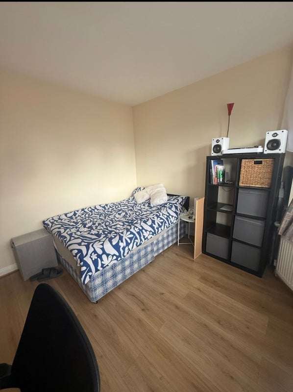 Room Dryden Road in Trafford